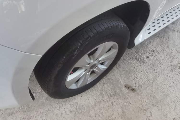 Used Haval H9 2015 2.0T Four-Wheel Drive Ultra-Luxury 7-Seater Left Front Wheel Hub