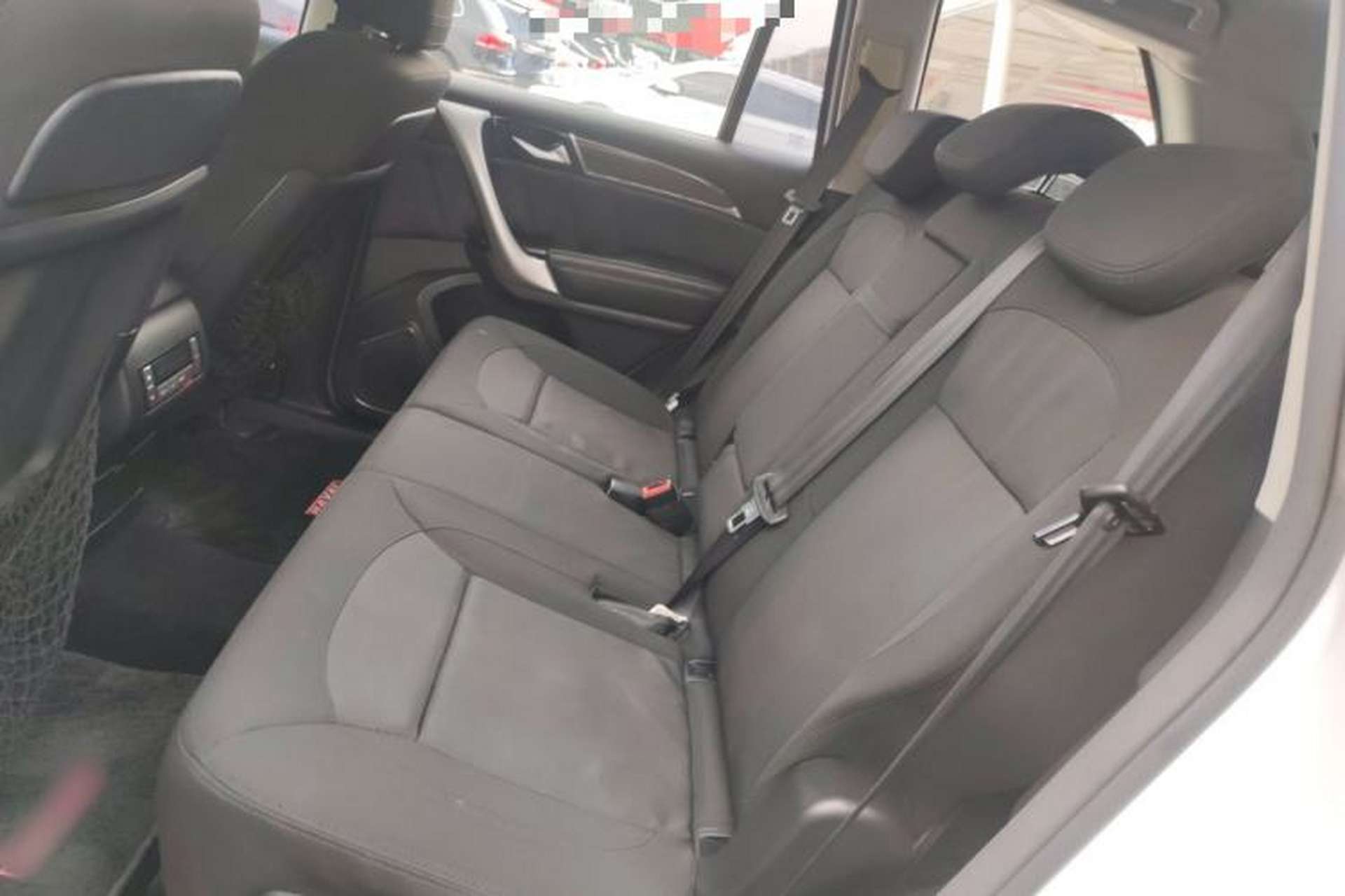 Used Haval H9 2015 2.0T Four-Wheel Drive Standard Model 7 Seats Left Rear Seat