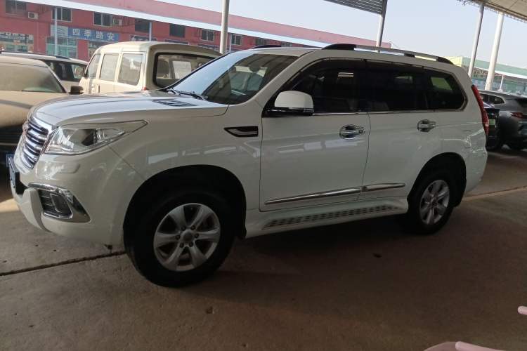 Used Haval H9 2015 2.0T Four-Wheel Drive Luxury 7-Seater Left Side