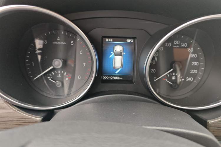 Used Haval H9 2015 2.0T Four-Wheel Drive Luxury 7-Seater Odometer Close Up