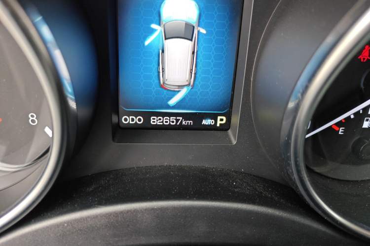 Used Haval H9 2015 2.0T Four-Wheel Drive Luxury 7-Seater Odometer Close Up