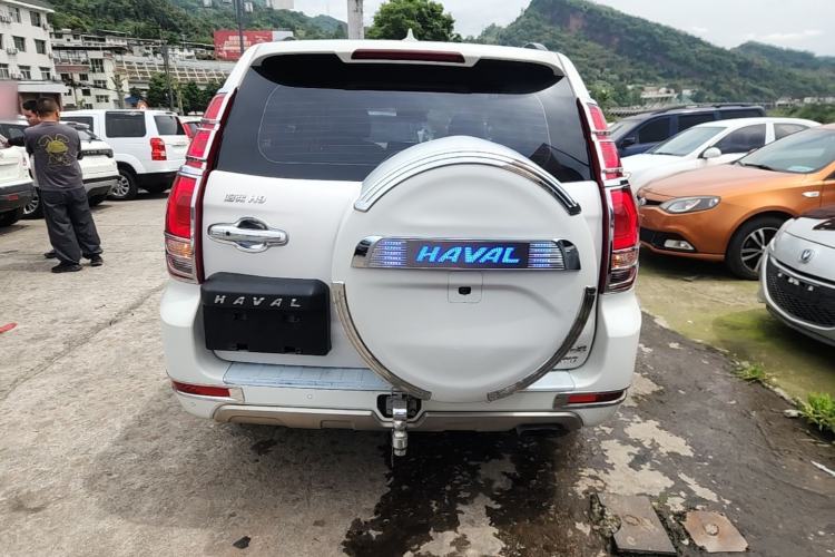 Used Haval H9 2015 2.0T Four-Wheel Drive Luxury 7-Seater Rear