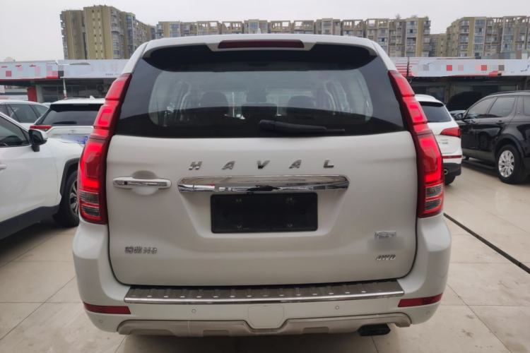 Used Haval H9 2015 2.0T Four-Wheel Drive Standard Model 7 Seats Rear