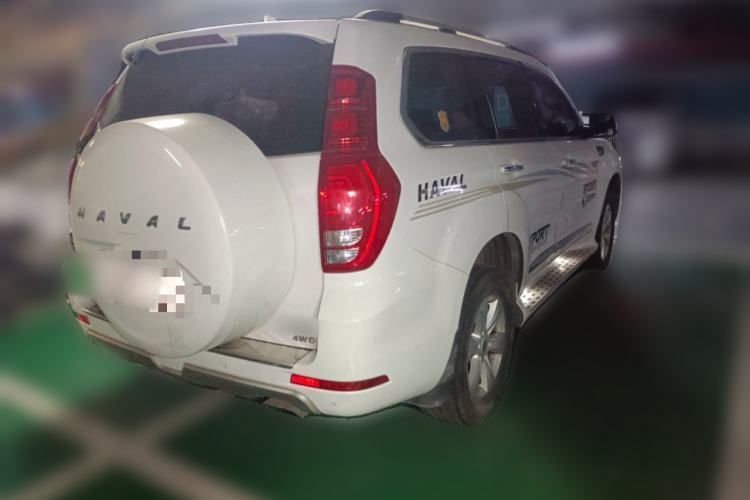 Used Haval H9 2015 2.0T Four-Wheel Drive Ultra-Luxury 7-Seater Rear Right 45 Deg