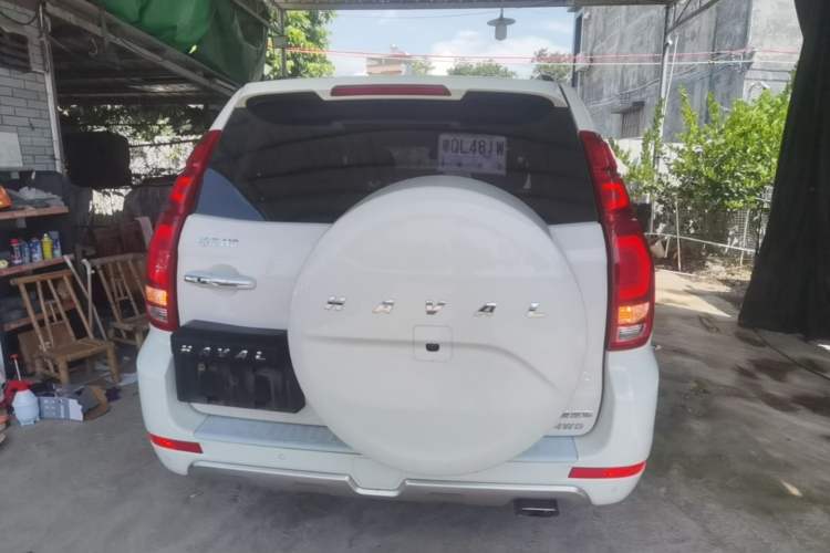 Used Haval H9 2015 2.0T Four-Wheel Drive Ultra-Luxury 7-Seater Rear