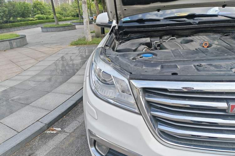 Used Haval H9 2015 2.0T Four-Wheel Drive Luxury 7-Seater Right Front Headlight