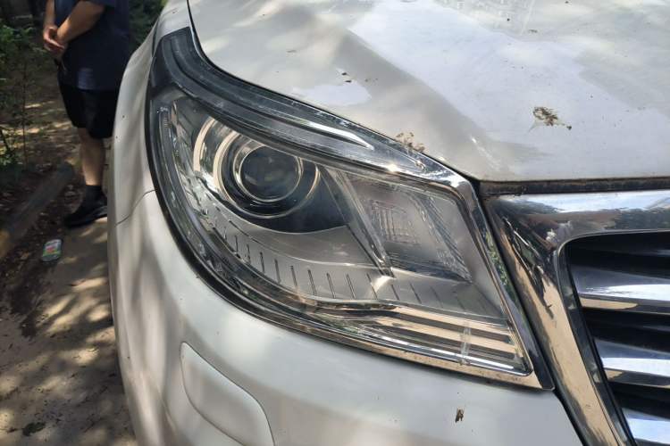 Used Haval H9 2015 2.0T Four-Wheel Drive Luxury 7-Seater Right Front Headlight
