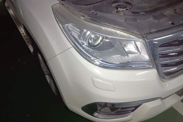 Used Haval H9 2015 2.0T Four-Wheel Drive Ultra-Luxury 7-Seater Right Front Headlight