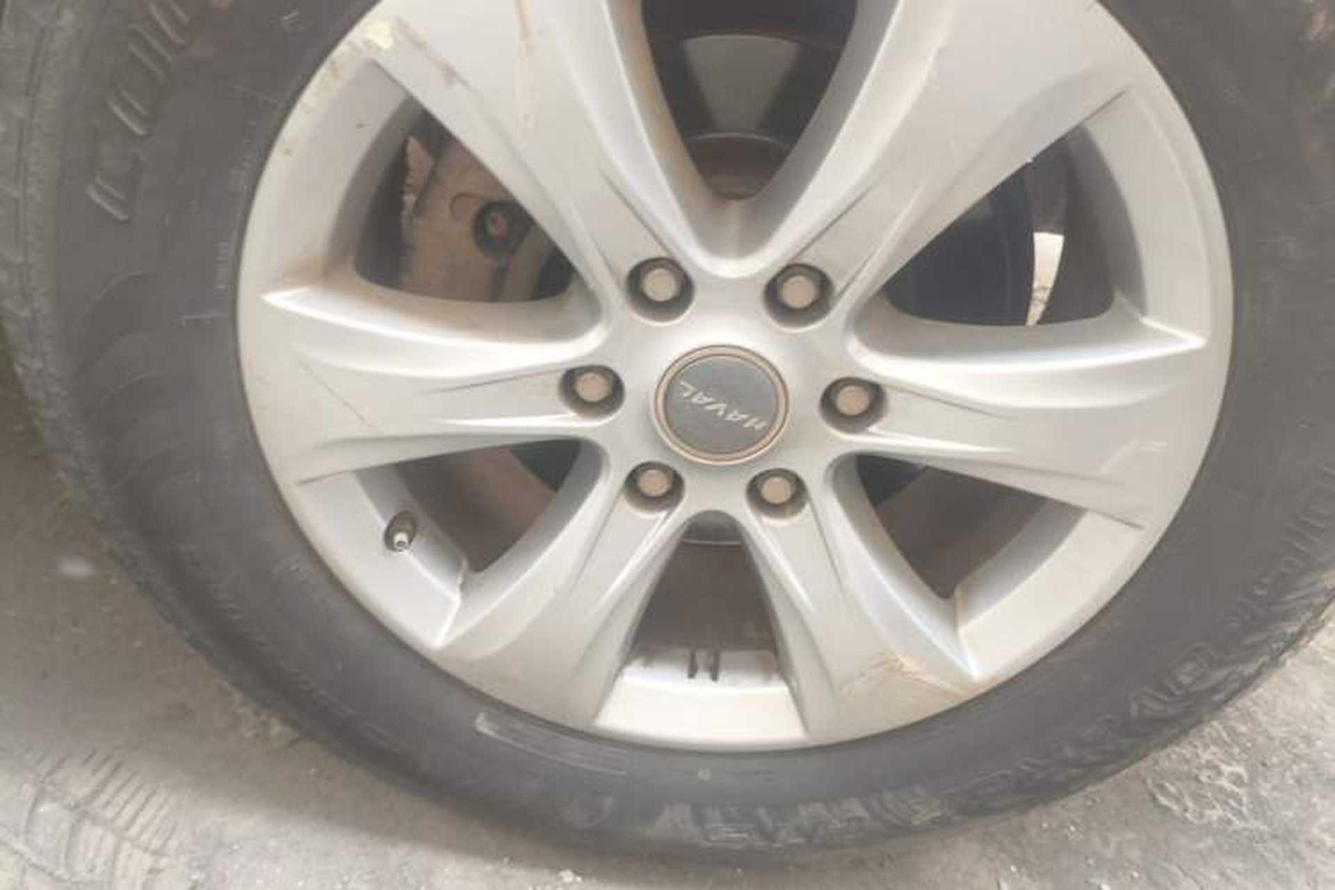 Used Haval H9 2015 2.0T Four-Wheel Drive Luxury 7-Seater Right Front Wheel Hub