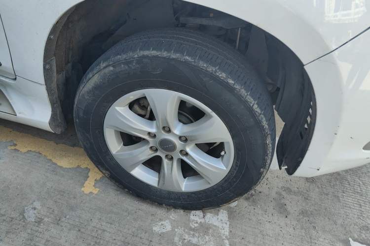 Used Haval H9 2015 2.0T Four-Wheel Drive Luxury Model 5 Seats Right Front Wheel Hub