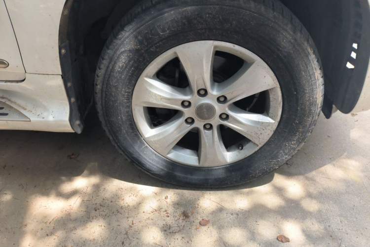 Used Haval H9 2015 2.0T Four-Wheel Drive Luxury 7-Seater Right Front Wheel Hub