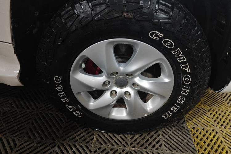Used Haval H9 2015 2.0T Four-Wheel Drive Standard Model 7 Seats Right Front Wheel Hub