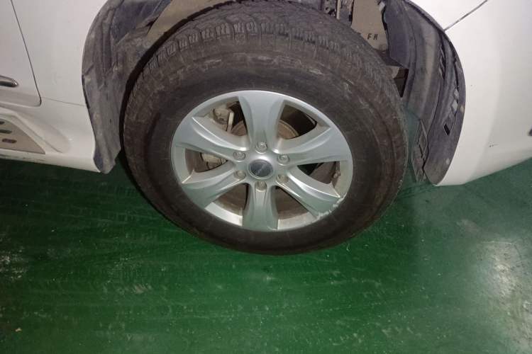 Used Haval H9 2015 2.0T Four-Wheel Drive Ultra-Luxury 7-Seater Right Front Wheel Hub