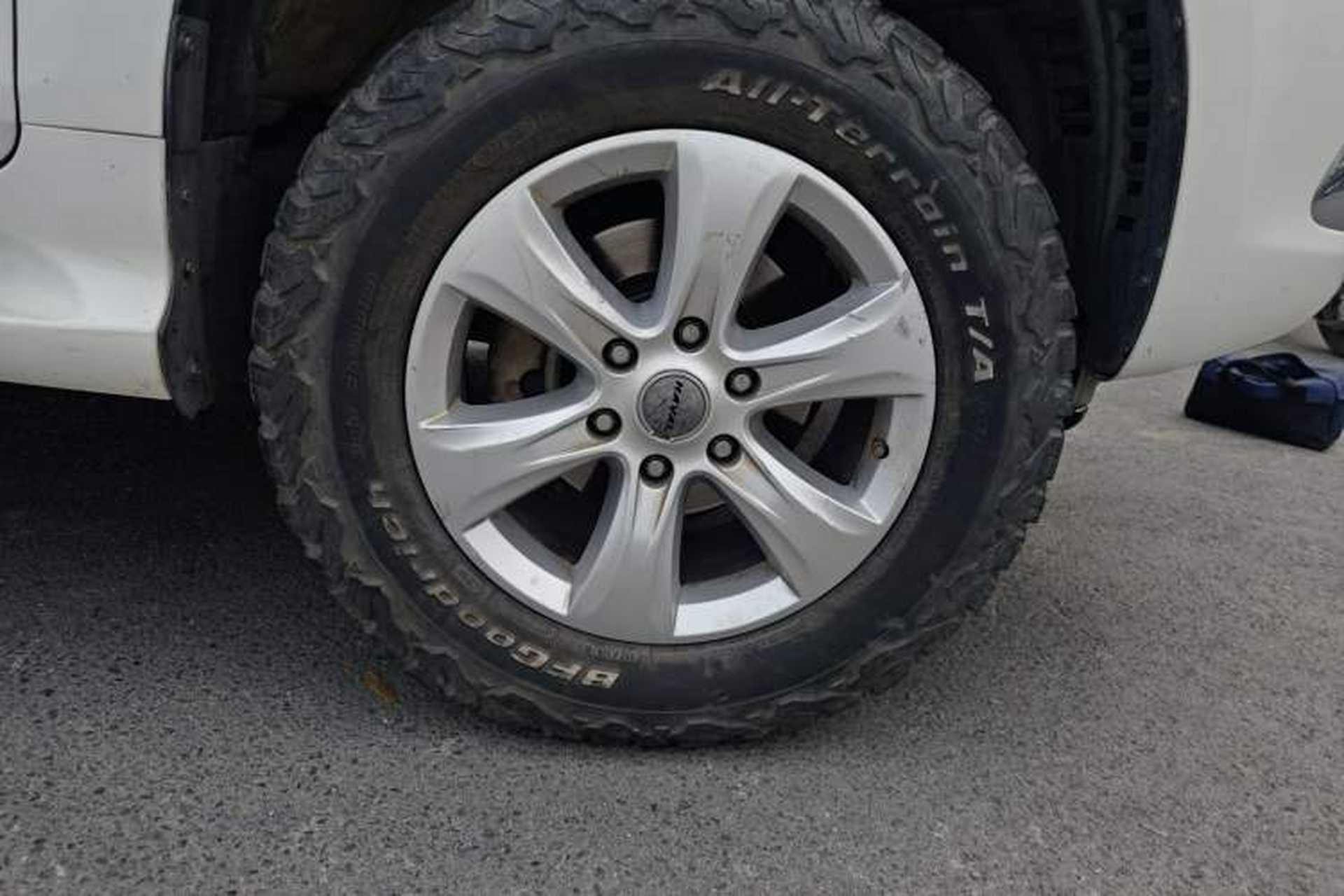 Used Haval H9 2015 2.0T Four-Wheel Drive Luxury 7-Seater Right Front Wheel Hub