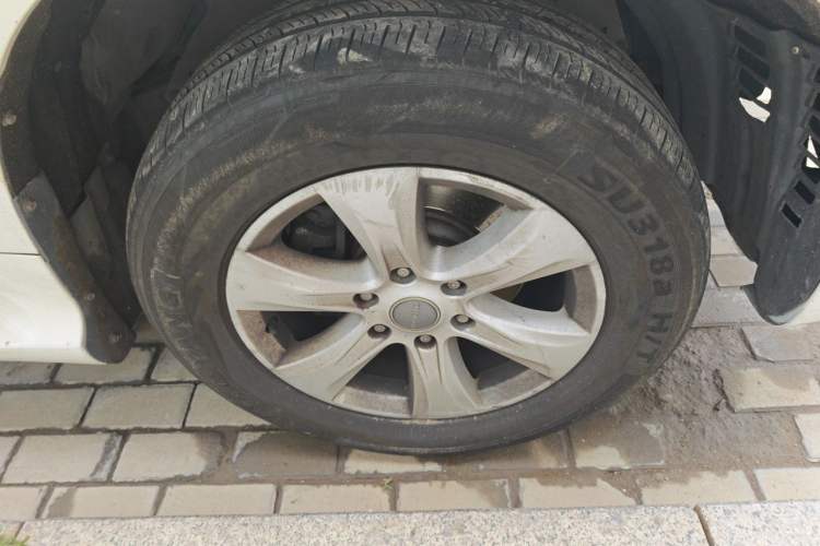 Used Haval H9 2015 2.0T Four-Wheel Drive Luxury 7-Seater Right Front Wheel Hub
