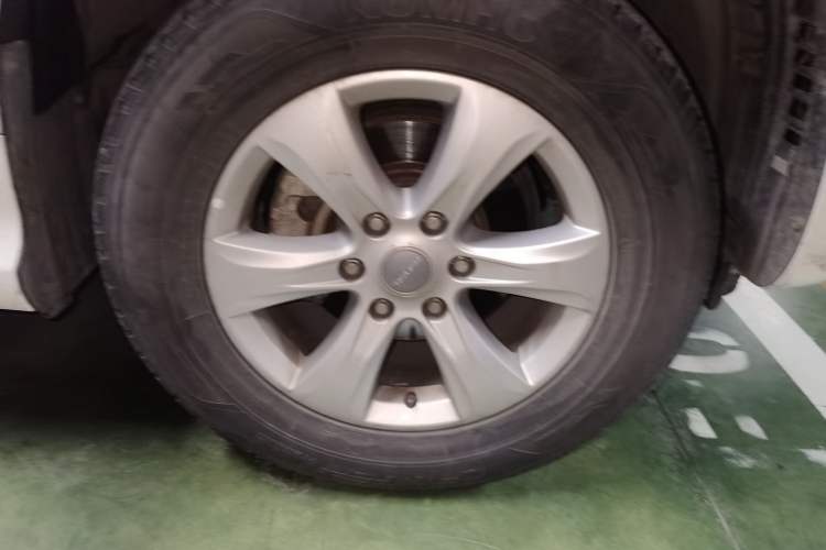 Used Haval H9 2015 2.0T Four-Wheel Drive Luxury 7-Seater Right Front Wheel Hub