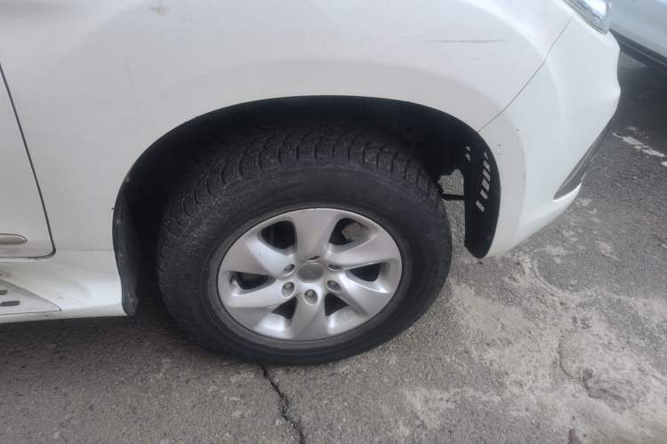 Used Haval H9 2015 2.0T Four-Wheel Drive Standard Model 7 Seats Right Front Wheel Hub