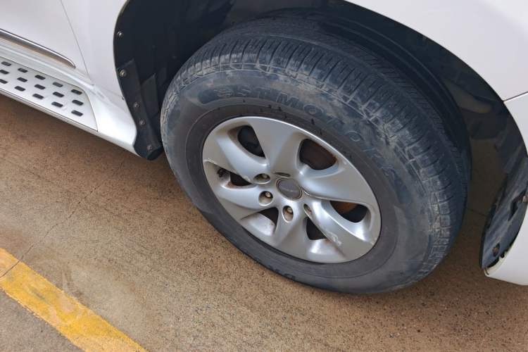 Used Haval H9 2015 2.0T Four-Wheel Drive Luxury 7-Seater Right Front Wheel Hub