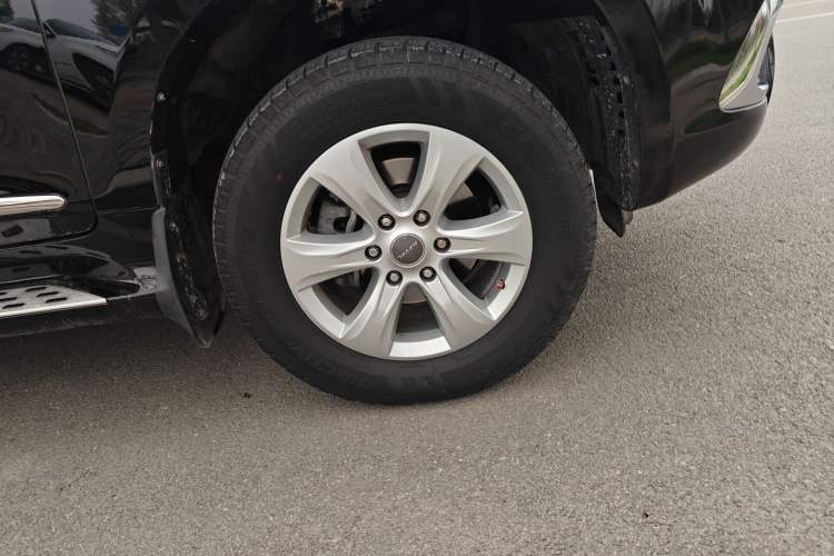 Used Haval H9 2015 2.0T Four-Wheel Drive Luxury 7-Seater Right Front Wheel Hub