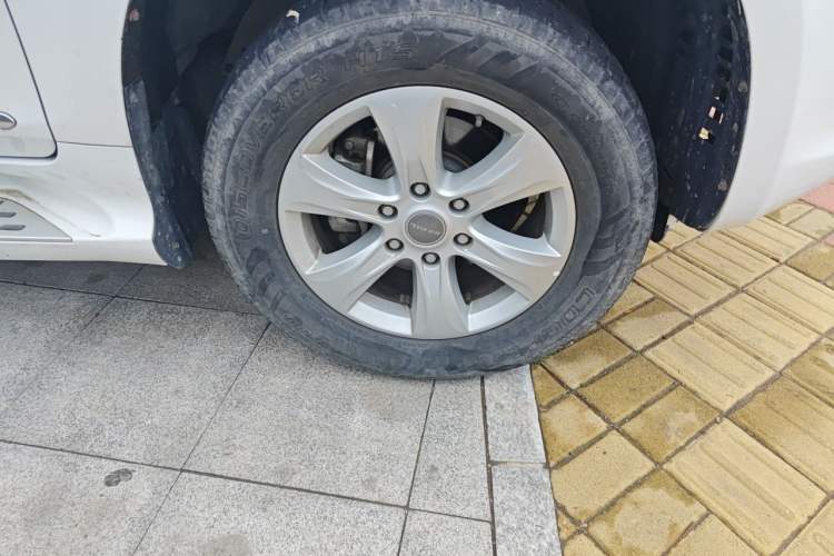 Used Haval H9 2015 2.0T Four-Wheel Drive Luxury 7-Seater Right Front Wheel Hub
