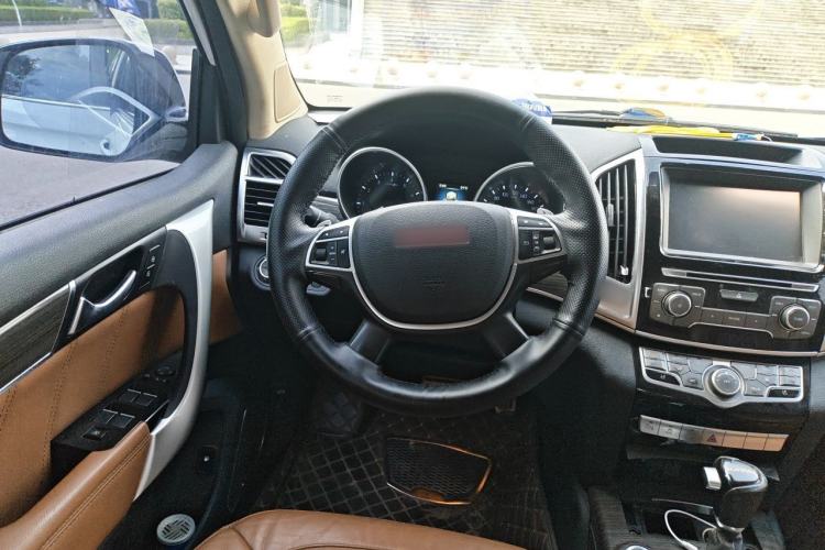 Used Haval H9 2015 2.0T Four-Wheel Drive Luxury 7-Seater Steering Wheel