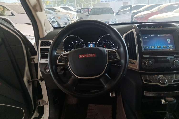 Used Haval H9 2015 2.0T Four-Wheel Drive Luxury 7-Seater Steering Wheel