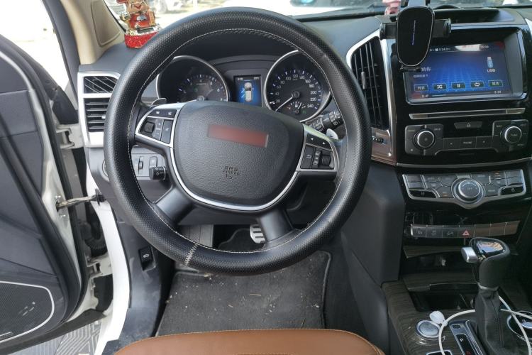 Used Haval H9 2015 2.0T Four-Wheel Drive Luxury 7-Seater Steering Wheel