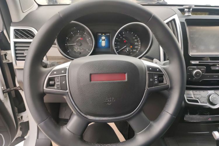 Used Haval H9 2015 2.0T Four-Wheel Drive Standard Model 7 Seats Steering Wheel