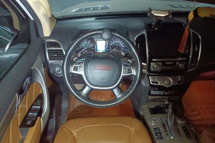 Used Haval H9 2015 2.0T Four-Wheel Drive Ultra-Luxury 7-Seater Steering Wheel