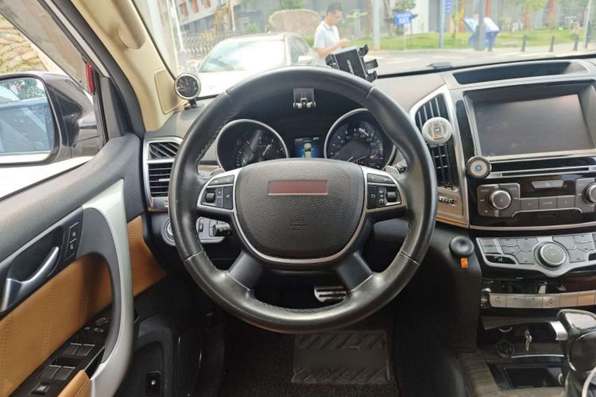 Used Haval H9 2015 2.0T Four-Wheel Drive Luxury 7-Seater Steering Wheel