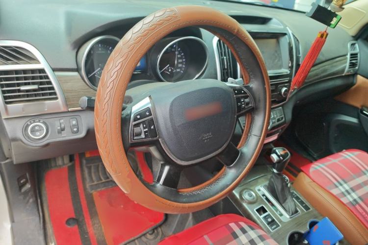 Used Haval H9 2015 2.0T Four-Wheel Drive Luxury 7-Seater Steering Wheel