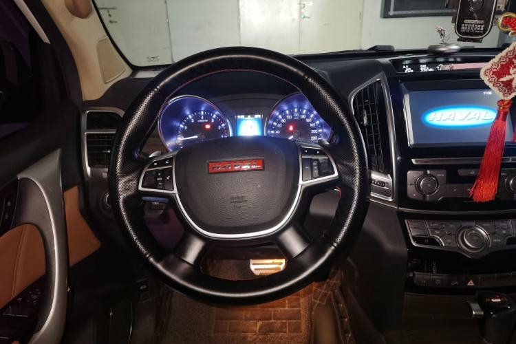 Used Haval H9 2015 2.0T Four-Wheel Drive Luxury 7-Seater Steering Wheel