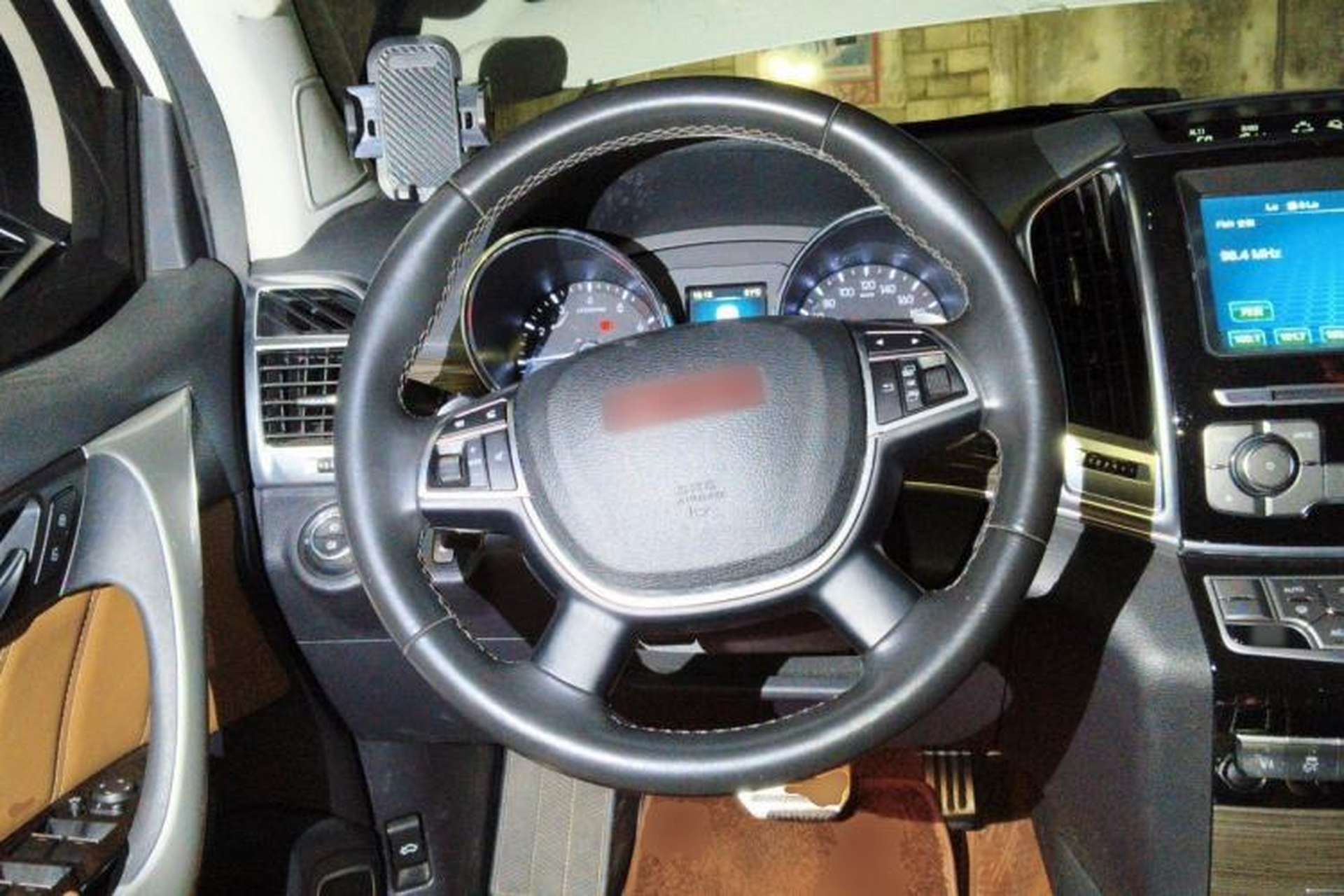 Used Haval H9 2015 2.0T Four-Wheel Drive Luxury 7-Seater Steering Wheel