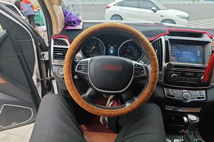 Used Haval H9 2015 2.0T Four-Wheel Drive Luxury 7-Seater Steering Wheel
