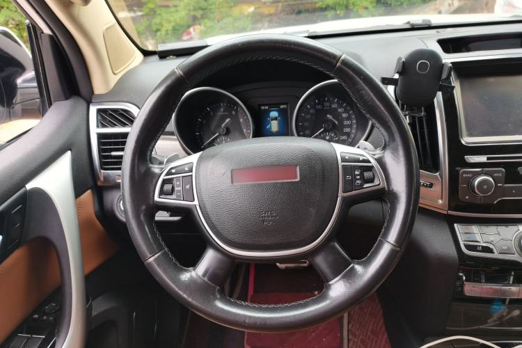 Used Haval H9 2015 2.0T Four-Wheel Drive Luxury 7-Seater Steering Wheel