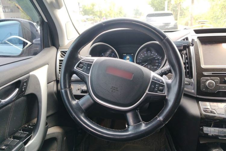 Used Haval H9 2015 2.0T Four-Wheel Drive Luxury 7-Seater Steering Wheel