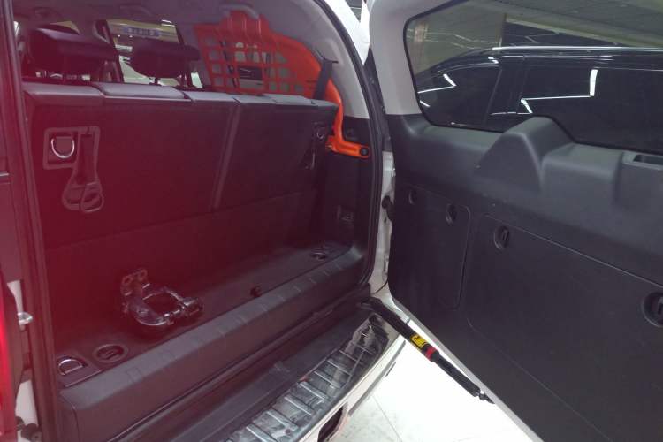 Used Haval H9 2015 2.0T Four-Wheel Drive Luxury 7-Seater Trunk