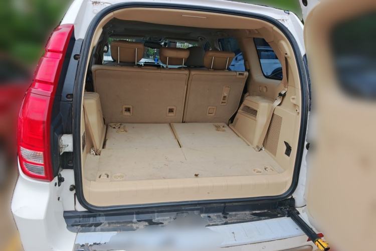 Used Haval H9 2015 2.0T Four-Wheel Drive Luxury 7-Seater Trunk