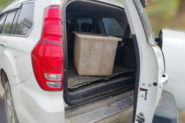 Used Haval H9 2015 2.0T Four-Wheel Drive Luxury 7-Seater Trunk