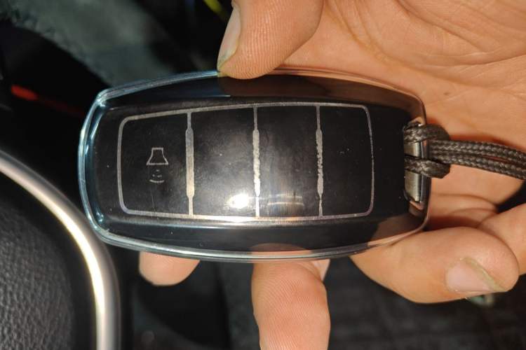 Used Haval H9 2015 2.0T Four-Wheel Drive Standard Model 7 Seats Vehicle Key