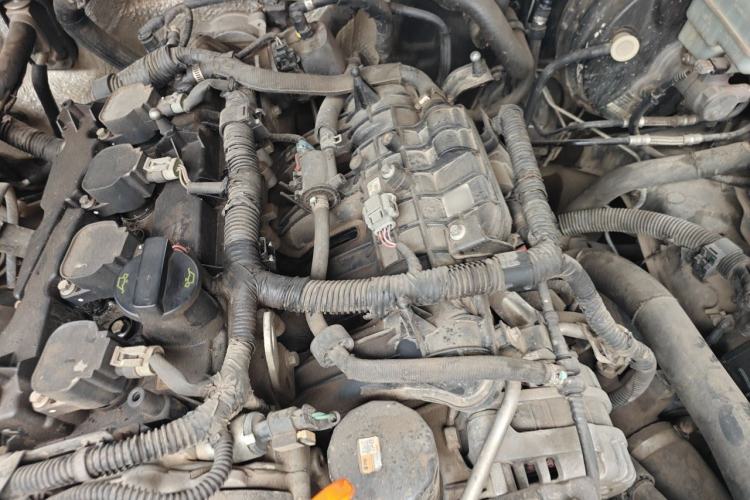 Used Haval H9 2016 2.0T Four-Wheel Drive Elite Version 5 Seats Engine Bay