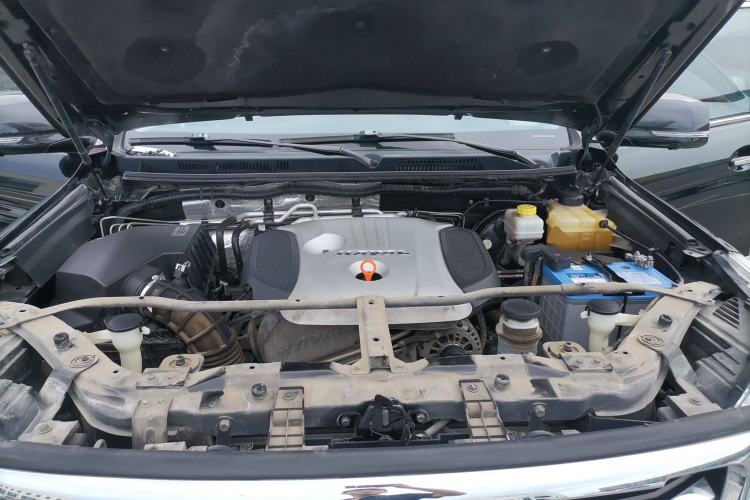 Used Haval H9 2016 2.0T Four-Wheel Drive Luxury 7-Seater Engine Bay