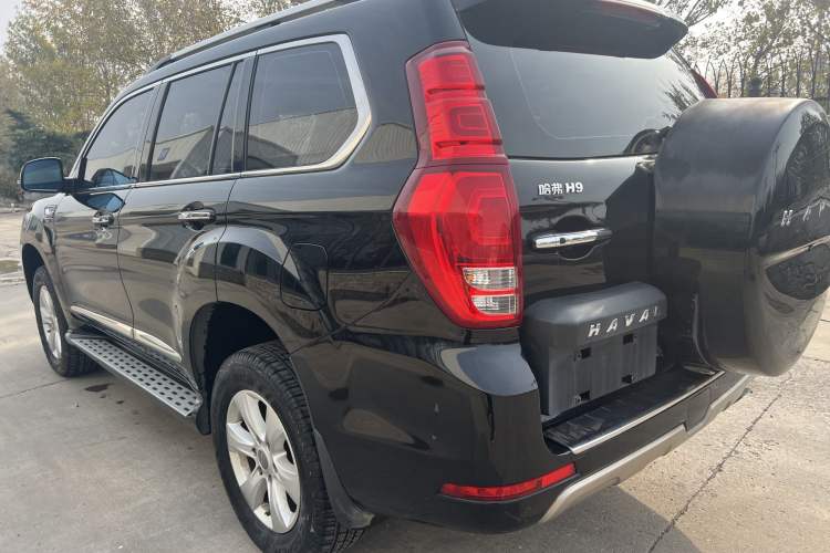 Used Haval H9 2016 2.0T Four-Wheel Drive Luxury Version 5 Seats Exterior 4