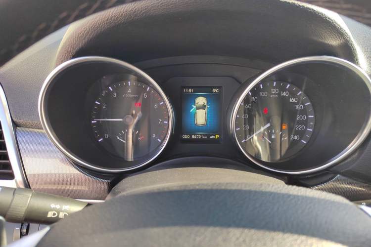 Used Haval H9 2016 2.0T Four-Wheel Drive Luxury 7-Seater Instrument Cluster
