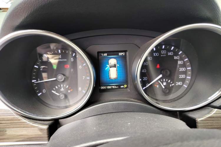 Used Haval H9 2016 2.0T Four-Wheel Drive Elite Version 7 Seats Instrument Cluster
