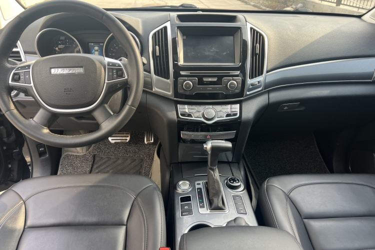Used Haval H9 2016 2.0T Four-Wheel Drive Luxury Version 5 Seats Interior 1