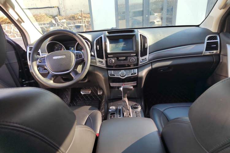 Used Haval H9 2016 2.0T Four-Wheel Drive Luxury 7-Seater Interior 2