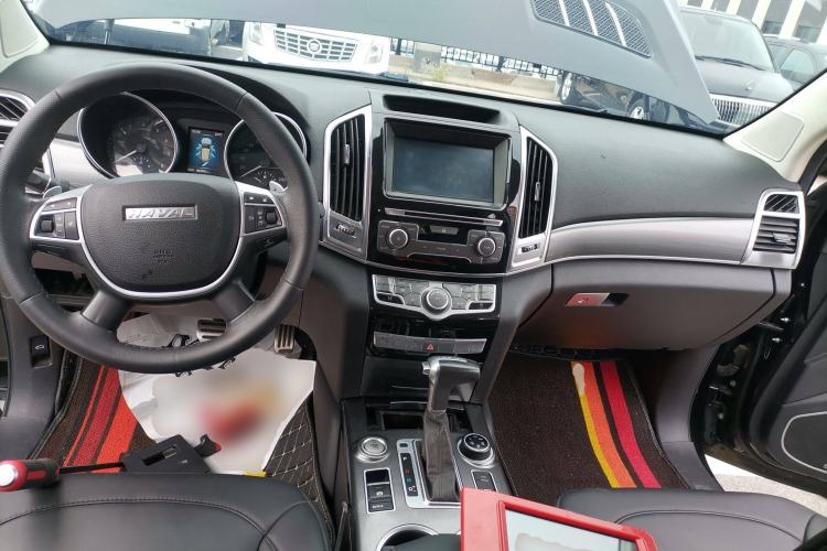 Used Haval H9 2016 2.0T Four-Wheel Drive Luxury 7-Seater Interior 2