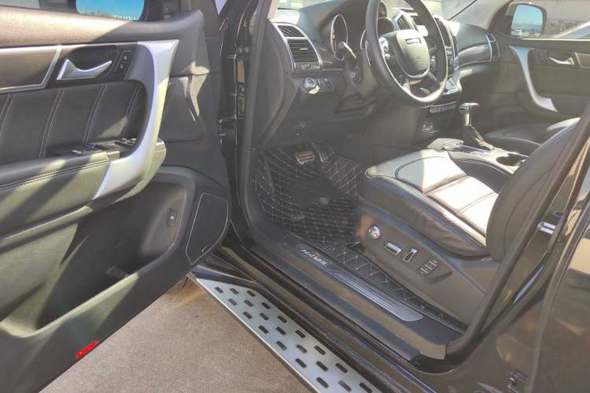 Used Haval H9 2016 2.0T Four-Wheel Drive Luxury 7-Seater Interior 3