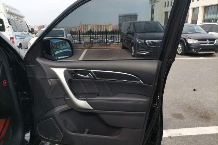 Used Haval H9 2016 2.0T Four-Wheel Drive Luxury 7-Seater Interior 5
